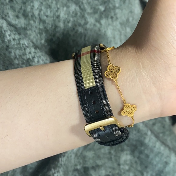 SOLD! Authentic Burberry watch Brand new condition - Picture 5 of 9